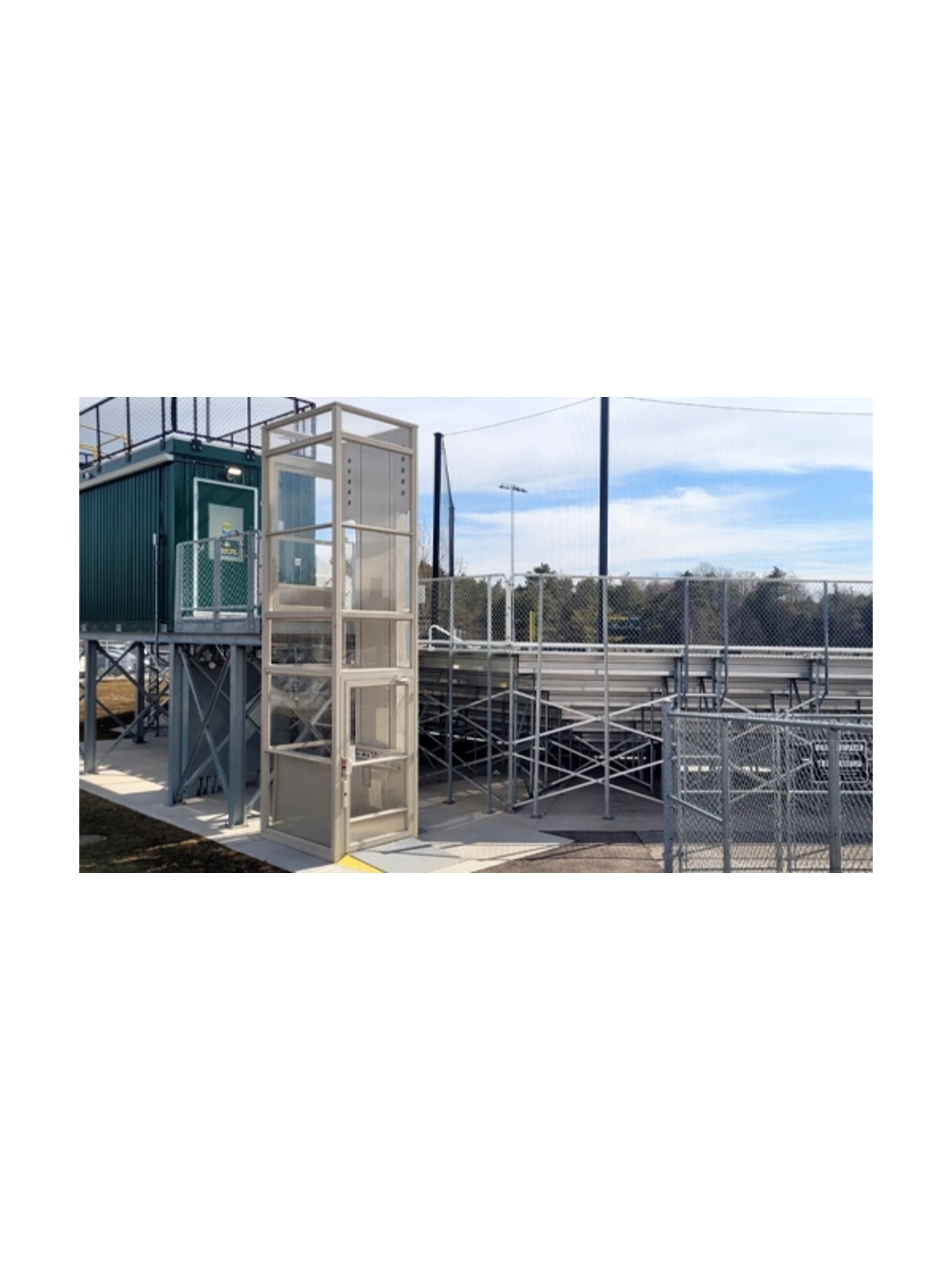 Savaria V-1504 Enclosure
